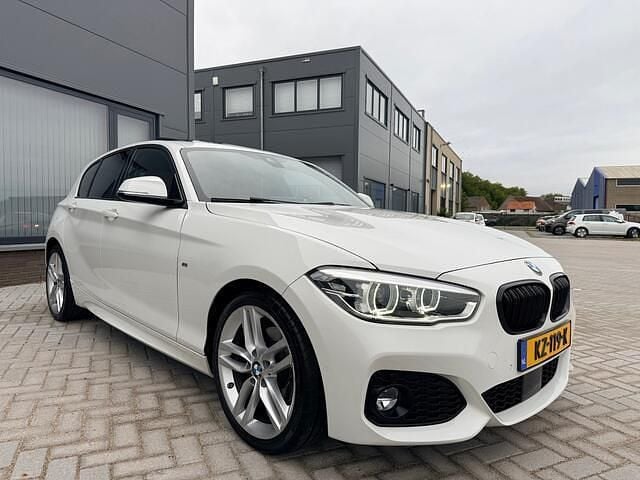Occasion BMW 120 Executive 177 PK (130 kW) 2016 Wit Hatchback