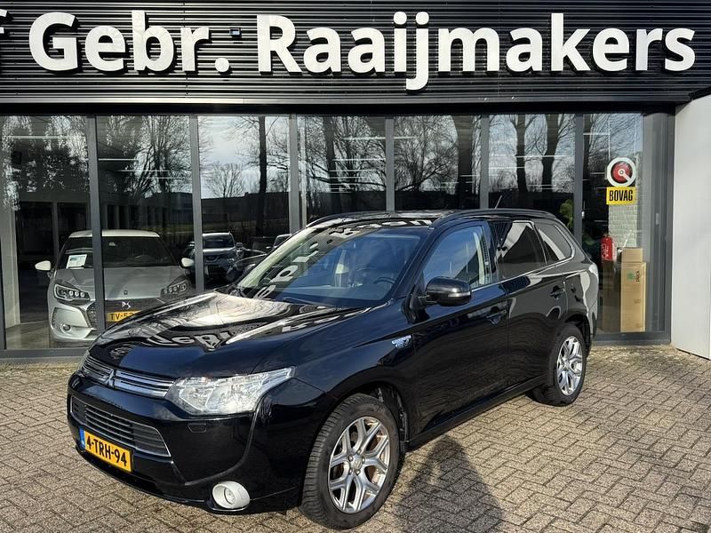 Zwart Occasion 2014 Mitsubishi Outlander P-HEV Instyle SUV | € 5.850 (Super prijs) - Afbeelding 1/4