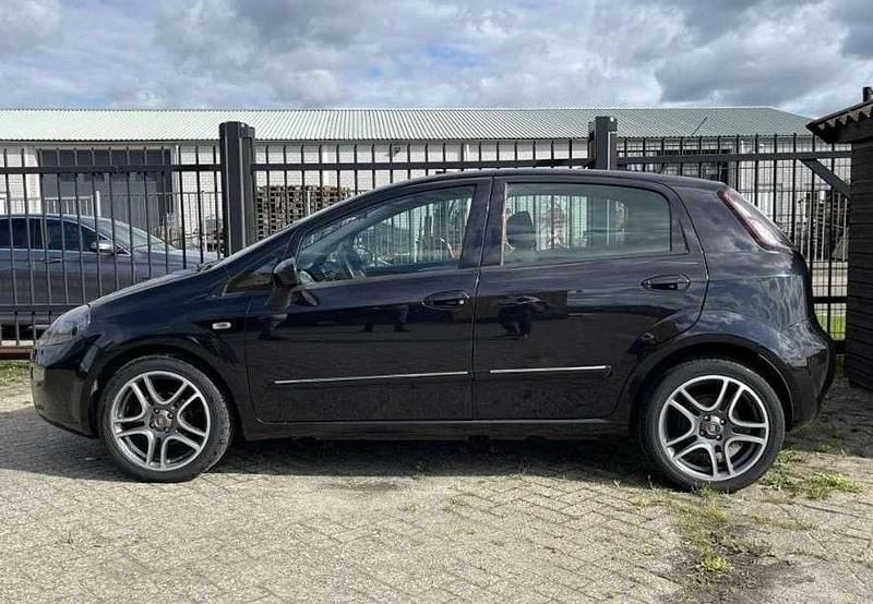 Occasion Fiat Punto Easy 86 PK (63 kW) 2013 Zwart Hatchback