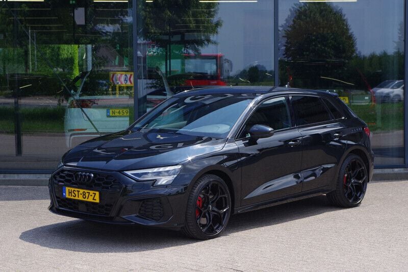 Zwart Gebruikt 2021 Audi A3 Sportback e-tron Competition Sedan | € 28.450 (Goede deal) - Afbeelding 1/4