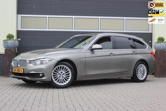 Grijs Gebruikt 2018 BMW 320 Luxury Line Stationwagen | € 20.900 (Super prijs) - Afbeelding 1/4