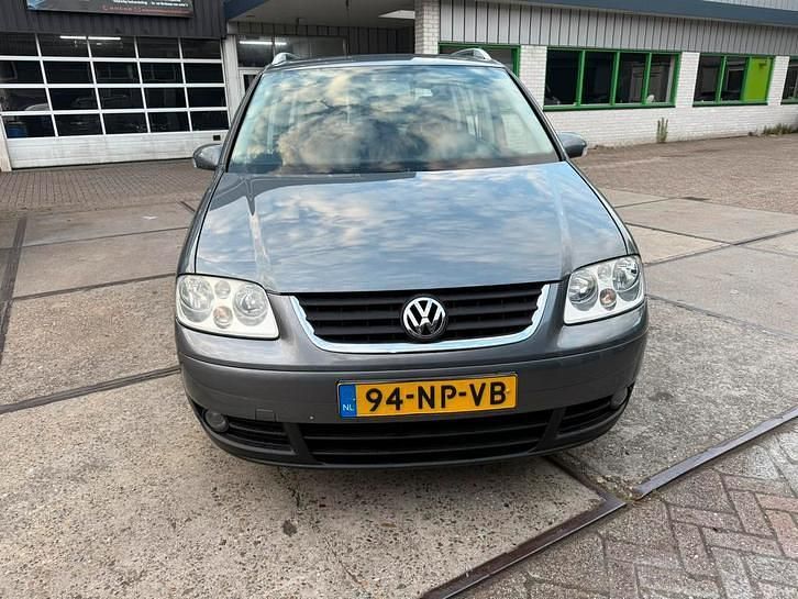 Gebruikt 2004 VW Touran MPV | € 1.950 (Goede deal) - Afbeelding 1/4