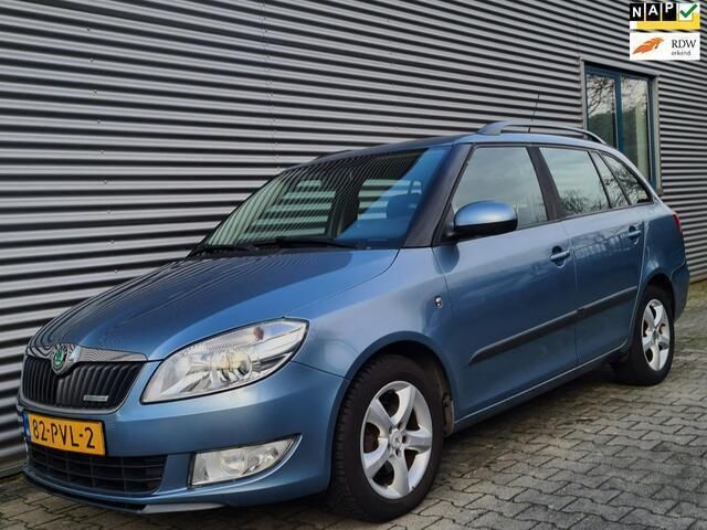 Blauw, metallic lak Gebruikt 2011 Skoda Fabia GreenLine Stationwagen | € 2.995 (Eerlijke prijs) - Afbeelding 1/4