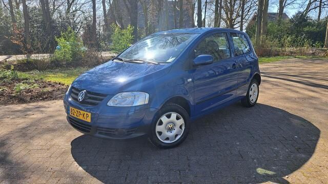 Blauw Gebruikt 2008 VW Fox Trendline Hatchback | € 1.749 (Eerlijke prijs) - Afbeelding 1/4