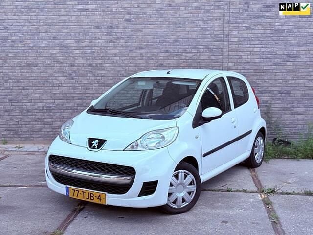Wit Gebruikt 2012 Peugeot 107 Hatchback | € 4.950 (Eerlijke prijs) - Afbeelding 1/4