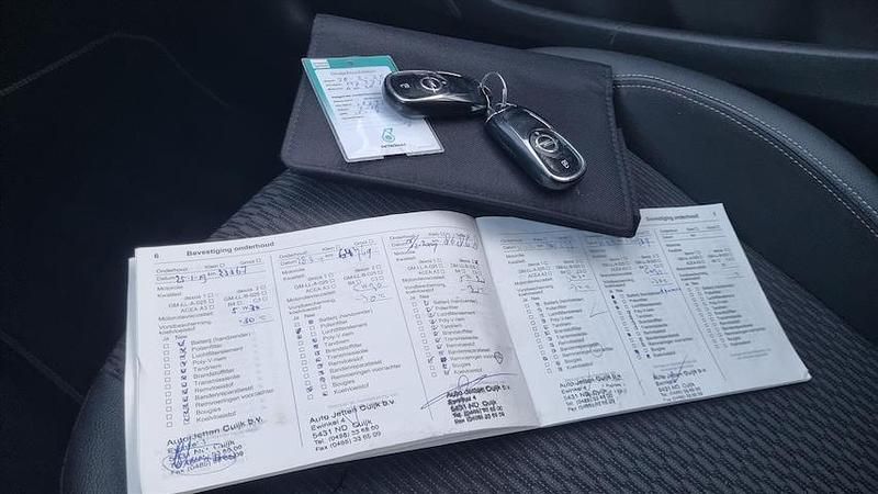 Occasion Opel Insignia Innovation 165 PK (121 kW) 2017 Blauw Hatchback