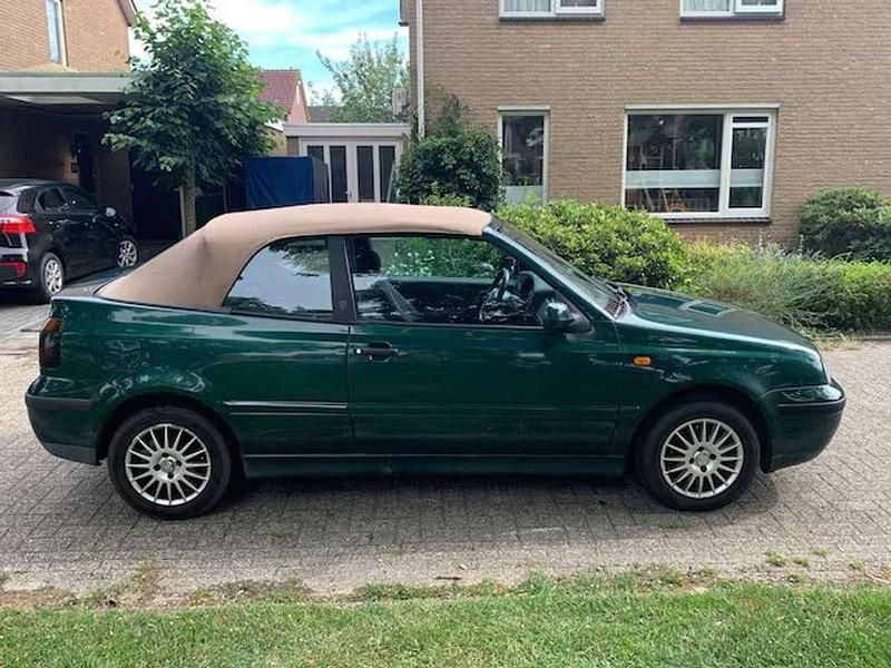 Occasion VW Golf Cabriolet Trendline 75 PK (55 kW) 1999 Groen Cabriolet