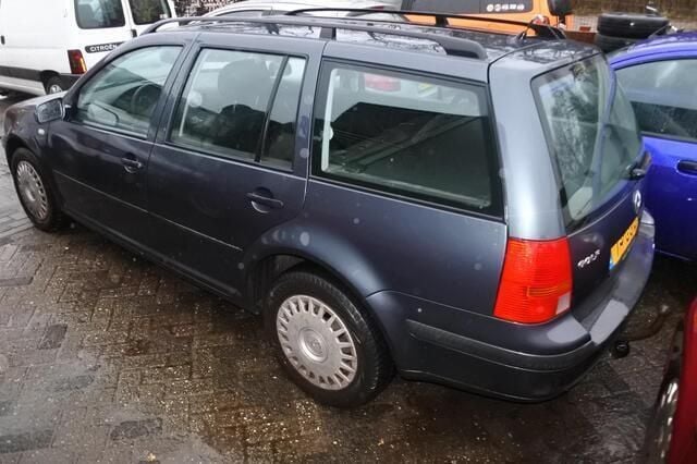 Blauw Gebruikt 2000 VW Golf IV Trendline Stationwagen | € 595 (Goede deal) - Afbeelding 1/2