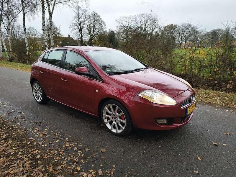 Rood Gebruikt 2008 Fiat Bravo Sport Hatchback | € 1.500 (Super prijs) - Afbeelding 1/4