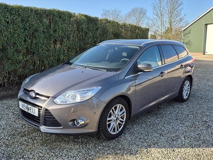 Bruin (metallic) Occasion 2014 Ford Focus Stationwagen | € 2.450 (Super prijs) - Afbeelding 1/4