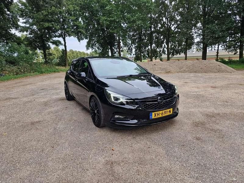 Zwart Gebruikt 2019 Opel Astra Innovation Hatchback | € 16.500 (Super prijs) - Afbeelding 1/4