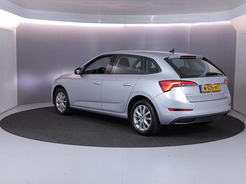 Occasion Skoda Scala Ambition 110 PK (80 kW) 2021 Grijs Hatchback