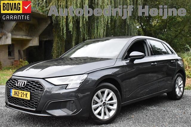 Grijs Gebruikt 2023 Audi A3 Sportback Proline Hatchback | € 23.945 (Goede deal) - Afbeelding 1/4