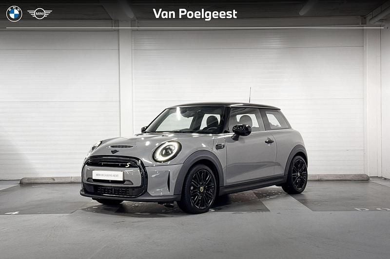 Moonwalk grey Gebruikt 2021 Mini Cooper Business Hatchback | € 20.900 (Eerlijke prijs) - Afbeelding 1/4