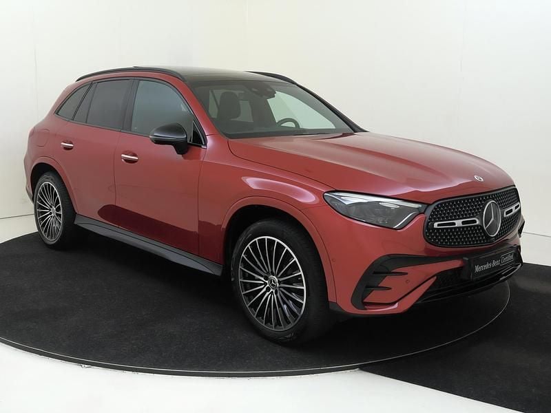 Occasion Mercedes GLC300e AMG line 313 PK (230 kW) 2024 Rood SUV