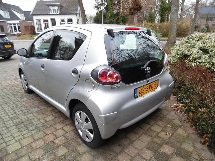 Occasion Toyota Aygo Comfort 68 PK (50 kW) 2012 Grijs (metallic) Hatchback