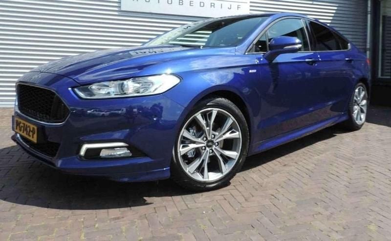Blauw Gebruikt 2017 Ford Mondeo ST-Line Hatchback | € 9.995 (Super prijs) - Afbeelding 1/4