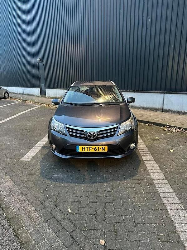 Gebruikt 2014 Toyota Avensis Stationwagen | € 13.950 (Iets duurder) - Afbeelding 1/4