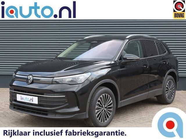 Zwart Nieuw 2025 VW Tiguan Edition SUV | € 49.745 (Super prijs) - Afbeelding 1/4