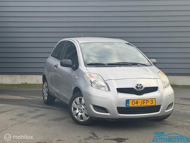 Grijs Gebruikt 2009 Toyota Yaris Comfort Hatchback | € 2.750 (Eerlijke prijs) - Afbeelding 1/4