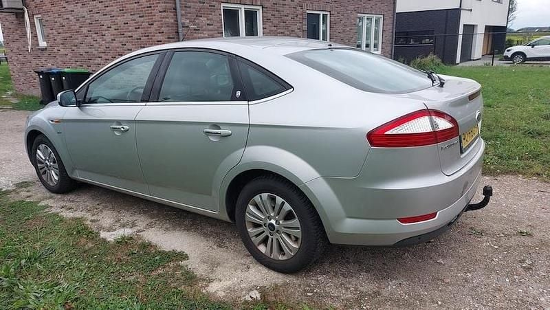 Occasion Ford Mondeo Ghia 220 PK (161 kW) 2008 Zilver Hatchback