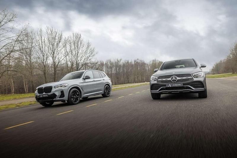 Grijs Gebruikt 2020 Mercedes 200 AMG Sedan | € 31.890 - Afbeelding 1/1