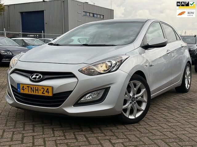 Grijs Occasion 2014 Hyundai i30 Hatchback | € 7.950 (Goede deal) - Afbeelding 1/4