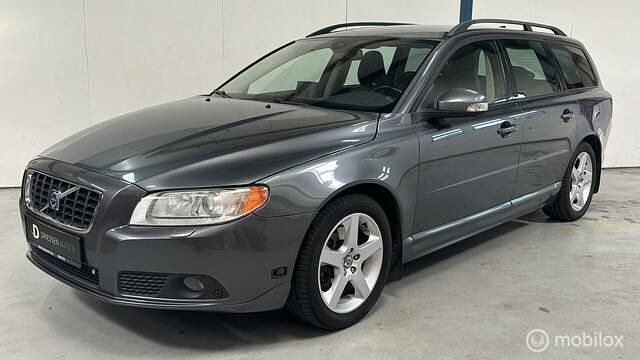 Grijs Gebruikt 2008 Volvo V70 Momentum Stationwagen | € 11.945 (Eerlijke prijs) - Afbeelding 1/4