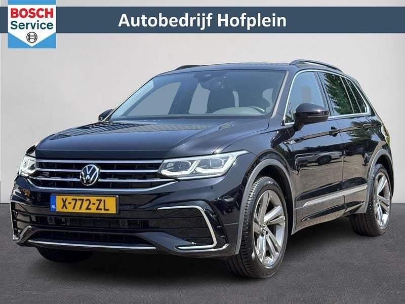 Zwart Gebruikt 2024 VW Tiguan Business SUV | € 42.495 (Super prijs) - Afbeelding 1/4