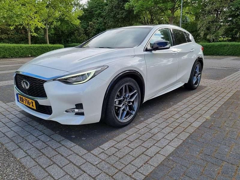 Wit Gebruikt 2016 Infiniti M37 Sport Tech Sedan | € 23.000 - Afbeelding 1/4