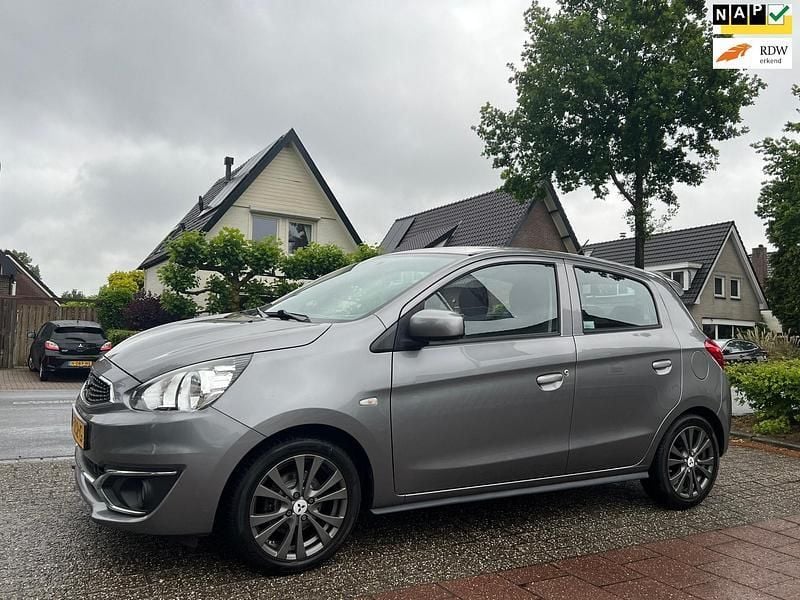 Grijs Gebruikt 2016 Mitsubishi Space Star Hatchback | € 7.999 (Eerlijke prijs) - Afbeelding 1/4