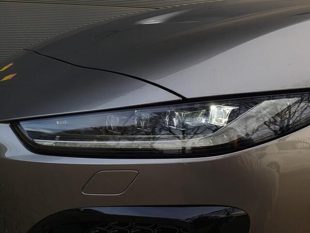 Occasion Jaguar F-Type R 577 PK (424 kW) 2023 Grijs, metallic lak Cabriolet