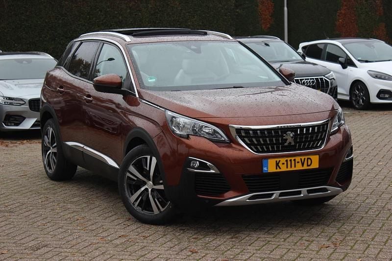 Bruin (metallic) Gebruikt 2017 Peugeot 3008 Allure SUV | € 15.750 (Iets duurder) - Afbeelding 1/4