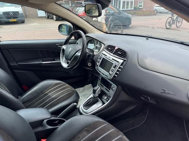 Zwart Gebruikt 2009 Lancia Delta Hatchback | € 6.750 (Eerlijke prijs) - Afbeelding 1/3