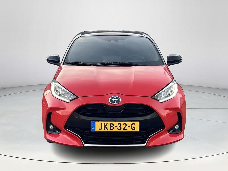 Occasion Toyota Yaris Hybrid Edition 116 PK (85 kW) 2021 Rood Hatchback