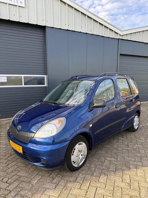 Occasion Toyota Yaris Verso Luna 2000 Blauw MPV