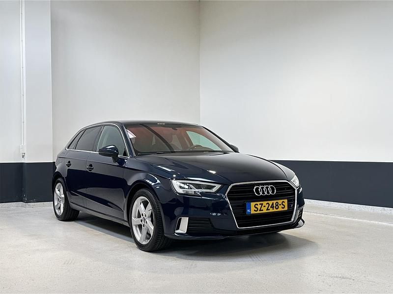 Blauw Gebruikt 2018 Audi A3 Sport Hatchback | € 16.849 (Eerlijke prijs) - Afbeelding 1/4