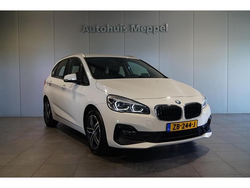 Divers Gebruikt 2019 BMW 218 Sport Line Stationwagen | € 22.950 (Eerlijke prijs) - Afbeelding 1/4