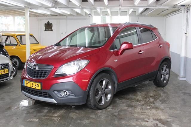 Rood Gebruikt 2014 Opel Mokka Cosmo SUV | € 6.599 (Eerlijke prijs) - Afbeelding 1/4