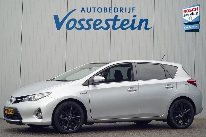 Grijs Gebruikt 2014 Toyota Auris Hybrid Hatchback | € 9.450 (Goede deal) - Afbeelding 1/4