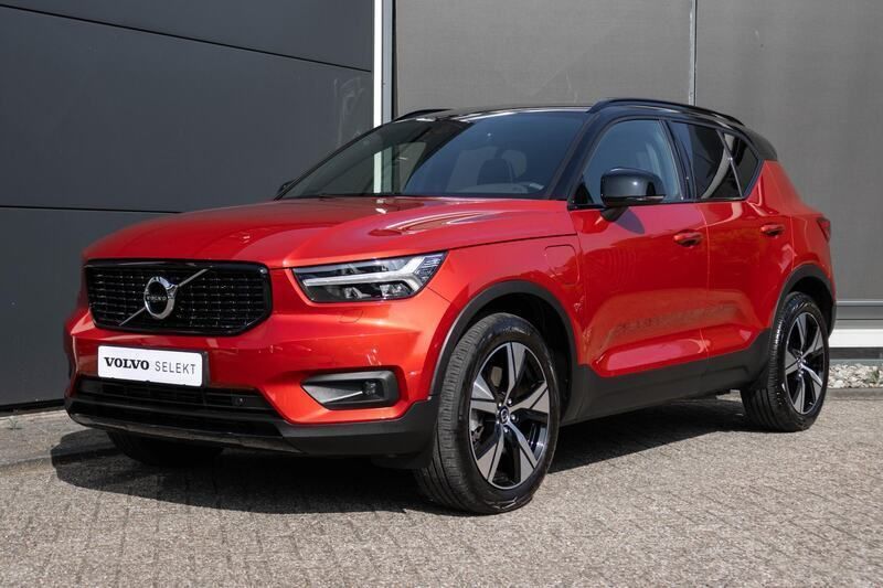 Oranje Gebruikt 2022 Volvo XC40 R-Design SUV | € 44.500 - Afbeelding 1/4