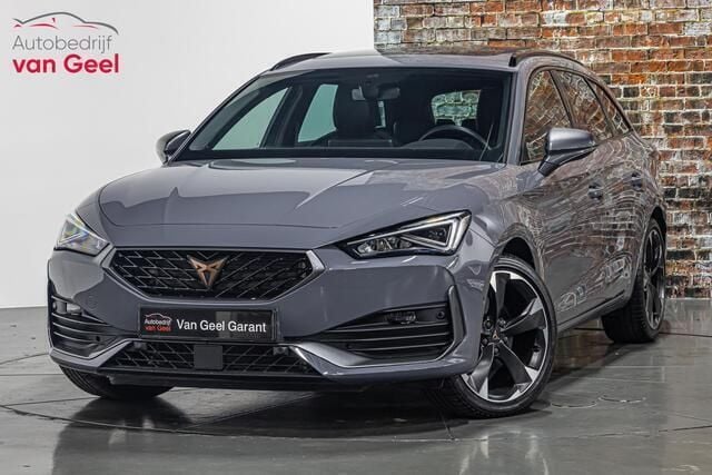 Grijs Gebruikt 2024 Cupra Leon Hatchback | € 33.295 (Duur) - Afbeelding 1/4