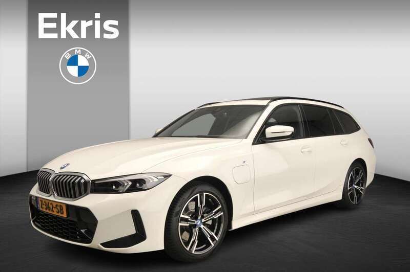 Wit Gebruikt 2024 BMW 320e M Sport Stationwagen | € 41.900 (Super prijs) - Afbeelding 1/4