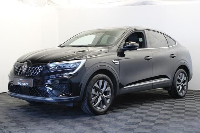 Zwart, metallic lak Gebruikt 2024 Renault Arkana SUV | € 24.999 (Goede deal) - Afbeelding 1/4