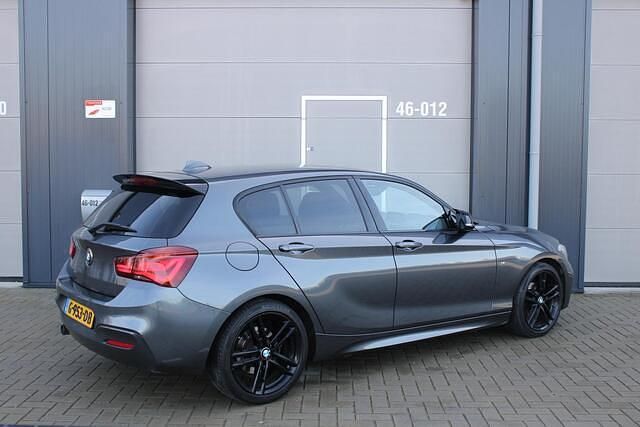 Occasion BMW 118 Executive 136 PK (100 kW) 2019 Grijs Hatchback
