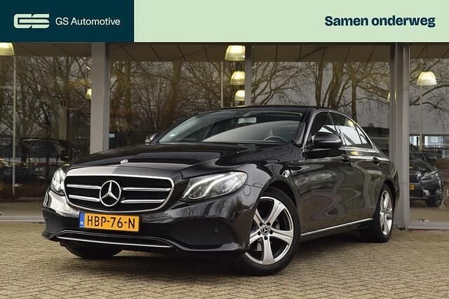 Zwart Gebruikt 2019 Mercedes E200 Sedan | € 27.495 (Super prijs) - Afbeelding 1/4