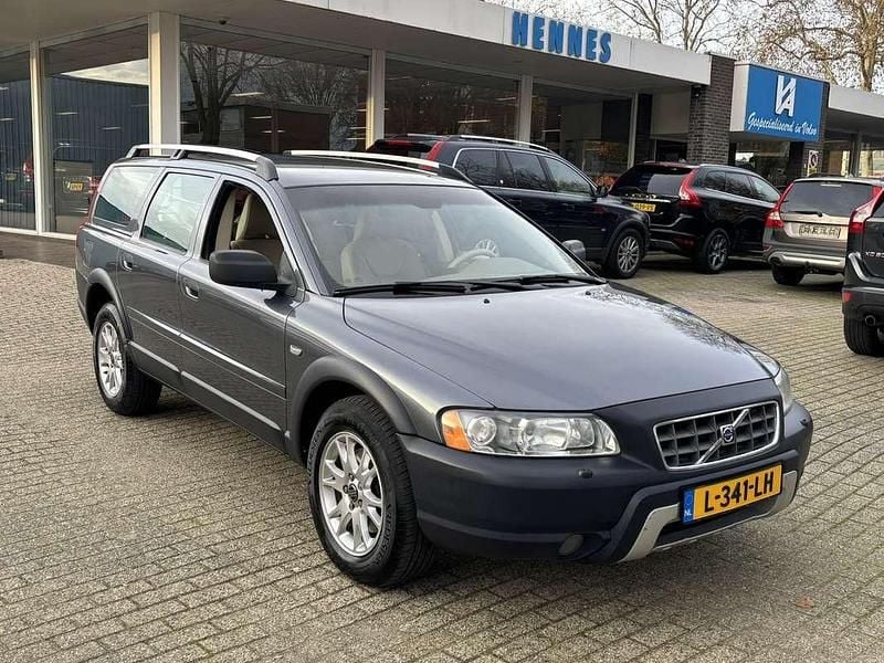 Grijs (metallic) Occasion 2005 Volvo XC70 Summum Stationwagen | € 10.750 (Eerlijke prijs) - Afbeelding 1/4