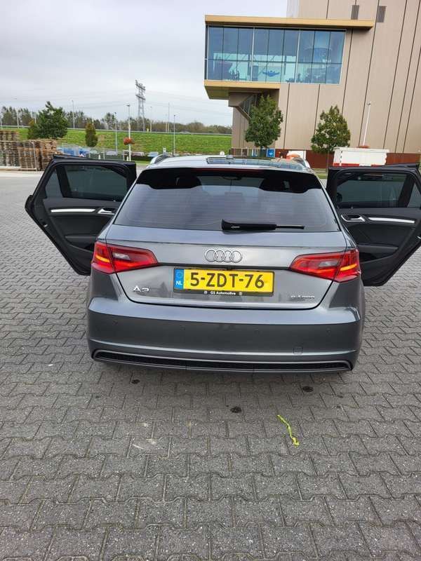 Grijs Gebruikt 2015 Audi A3 S-Line Hatchback | € 12.000 (Eerlijke prijs) - Afbeelding 1/4