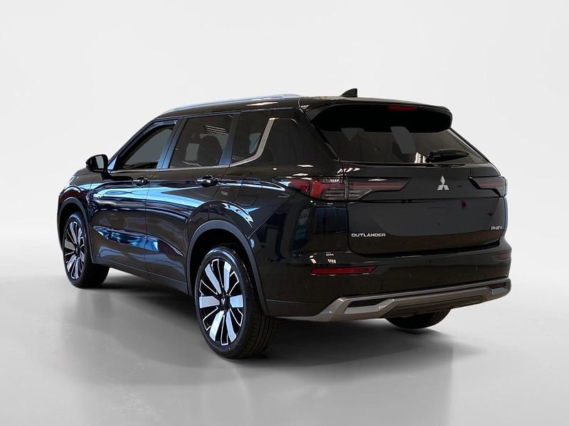 Nieuw Mitsubishi Outlander P-HEV 2026 Black diamond SUV