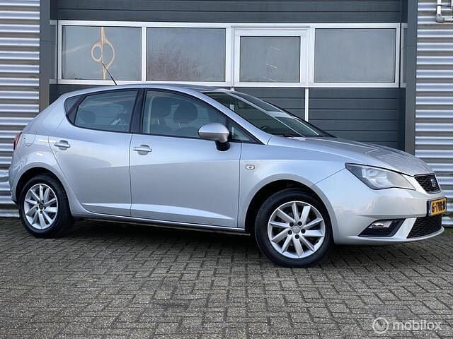 Grijs (metallic) Occasion 2013 Seat Ibiza Hatchback | € 4.250 (Goede deal) - Afbeelding 1/4